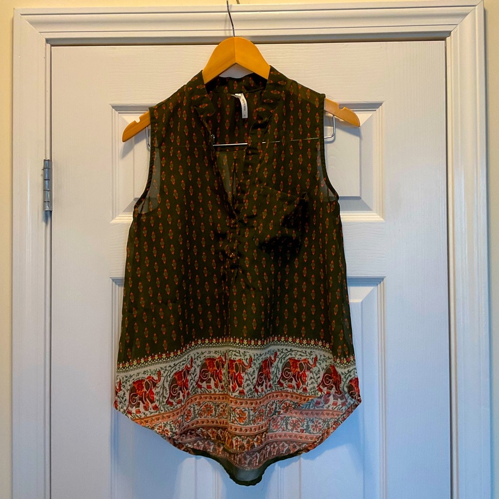 Sleeveless Print flowy top